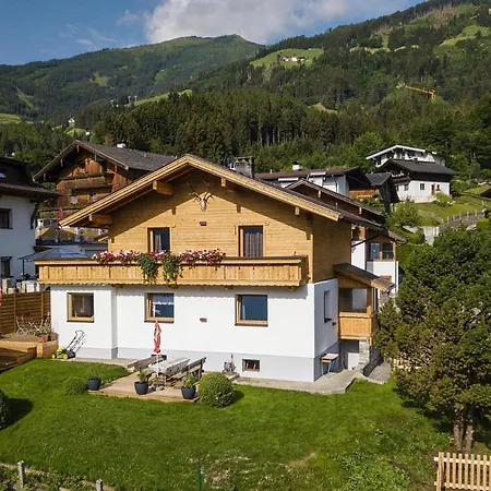Home, Nyaraló