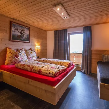 Home, Nyaraló Fügen