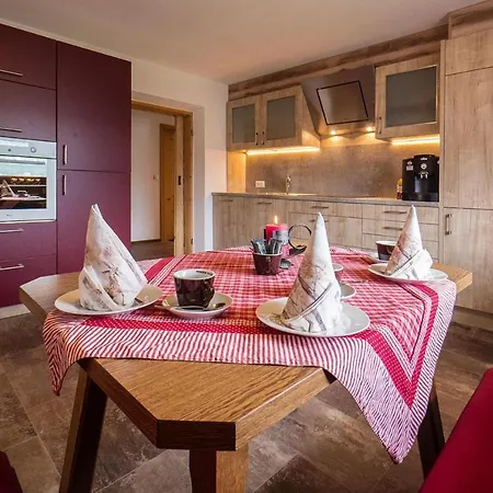 Home, Vakantiehuis Fügen