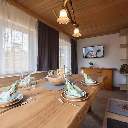 Home, Vakantiehuis Fügen
